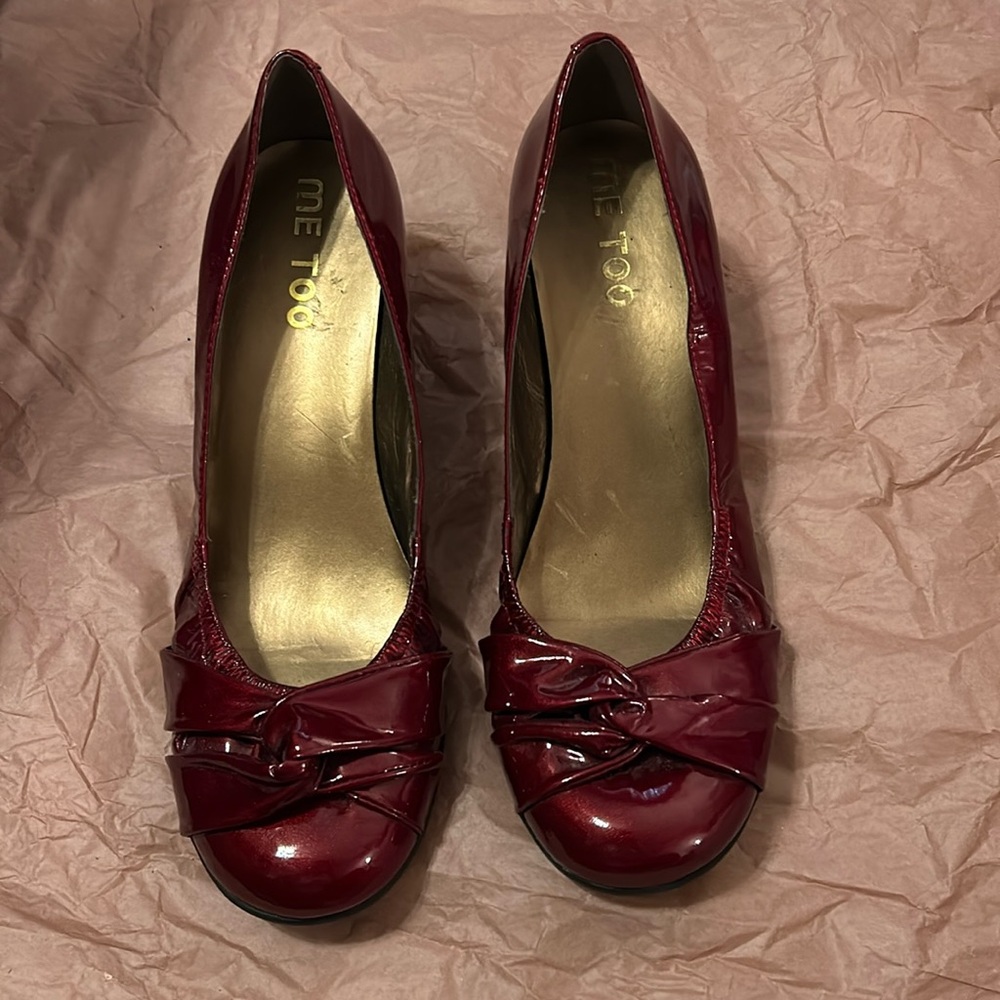 Me too patent leather cranberry red wedge heels with front bow tie design Sz 9.5